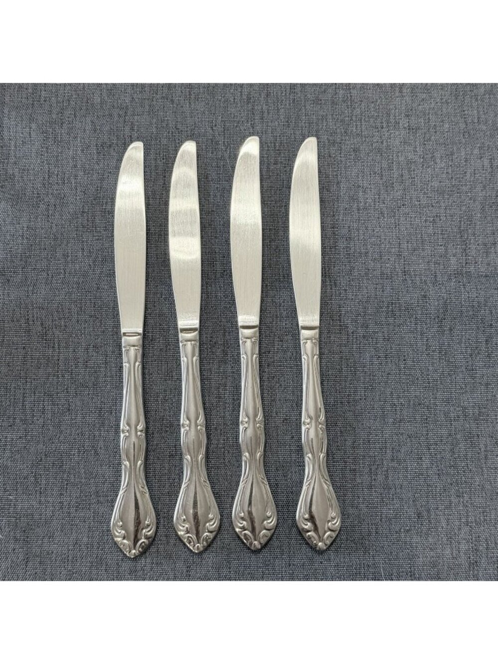 Set of 4 Oneida Cantata Glossy Dinner Knives Stainless Flatware Community Knife
